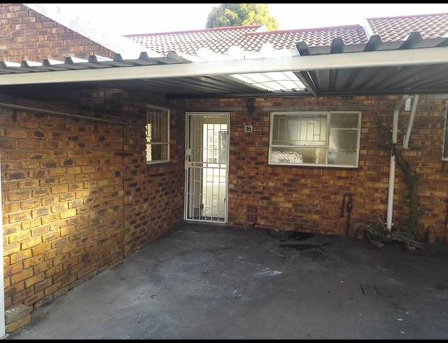 1 BEDROOM TOWNHOUSE FOR SALE IN WITFIELD